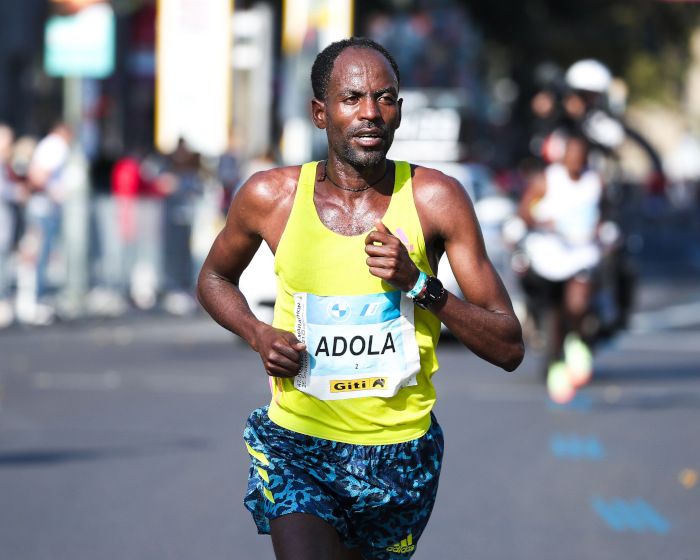 Guye Adola führt das Männer-Elitefeld des Frankfurt Marathons an. Bild: www.photorun.net