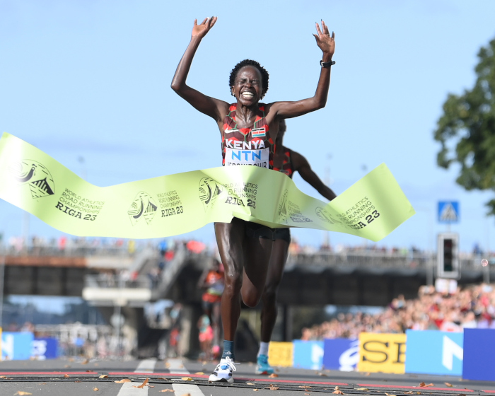 Peres Jepchirchir. Bild: Adam Nurkiewicz for World Athletics