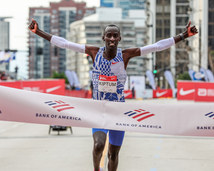 Kelvin Kiptum ist der neue Marathon-Weltrekordler. Bild: Bank of America Chicago Marathon / Kevin Morris