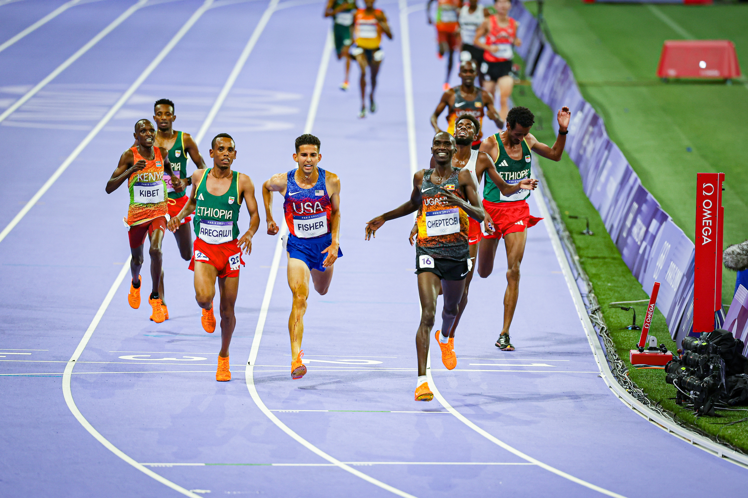 Zieleinlauf 10.000m der Männer in Paris. Bild: Dan Vernon / World Athletics