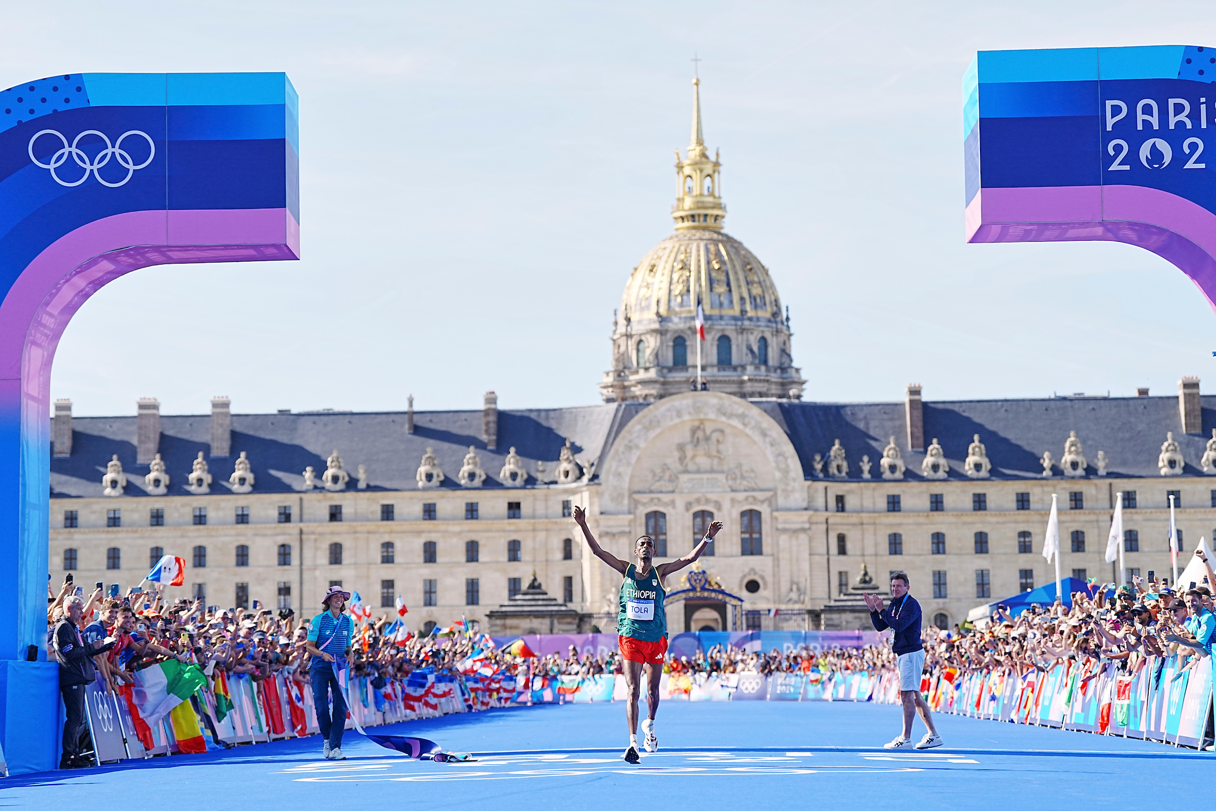 Zieleinlauf vor dem Invalidendom. Foto: World Athletics / Christel Saneh