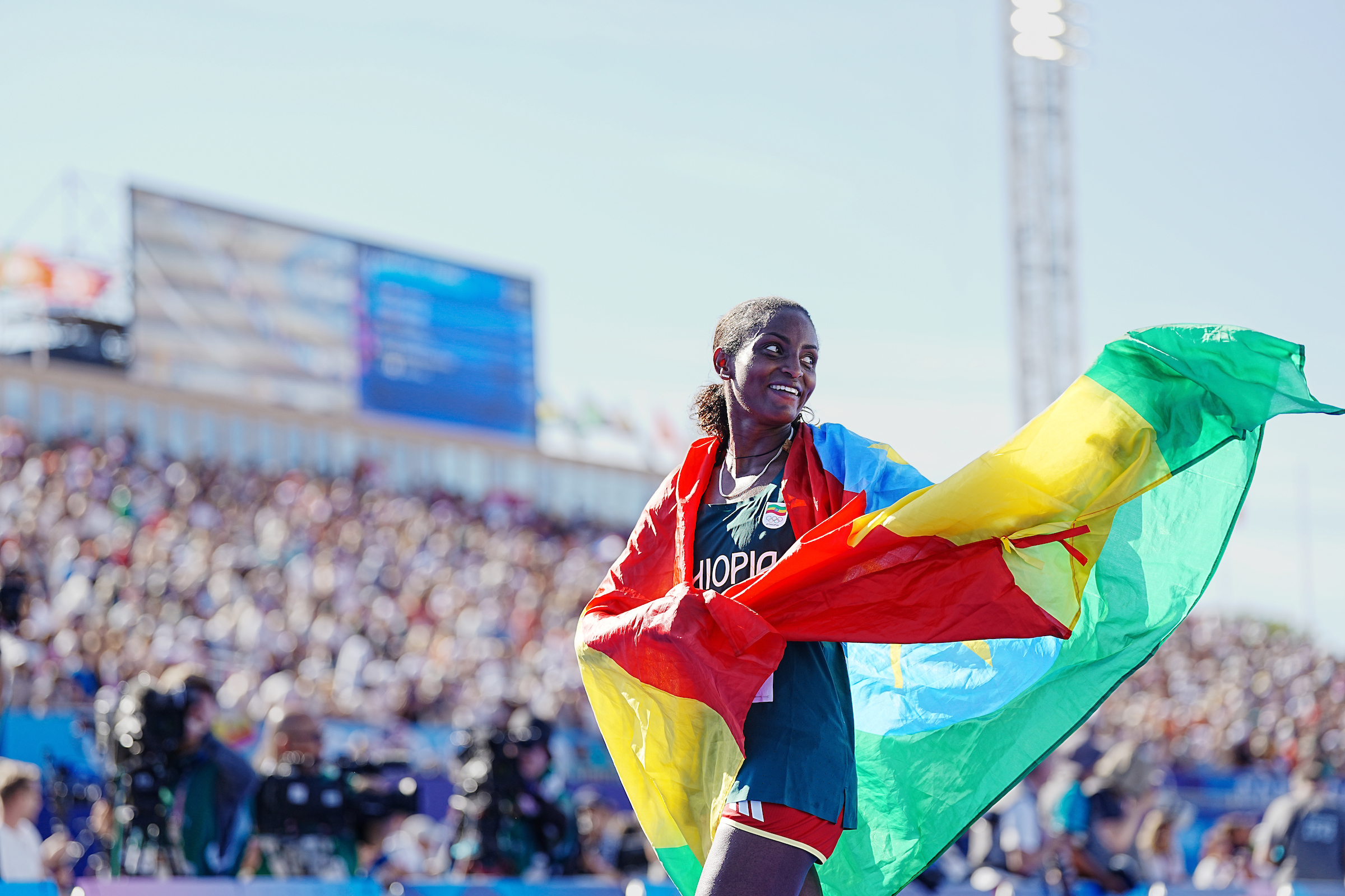 Weltrekordlerin Tigs Assefa holte Silber beim Olympiamarathon. Bild: Christel Saneh / World Athletics