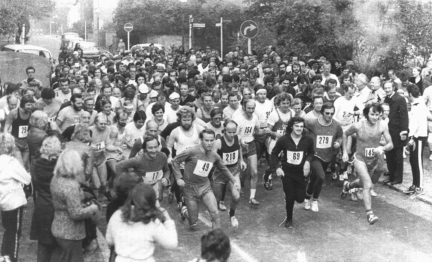 Der erste Start des Berlin-Marathons, der damals noch Berliner Volksmarathon hieß, 1974. Damals erreichten 244 Läufer das Ziel. Foto: privat / Forum für Sportgeschichte